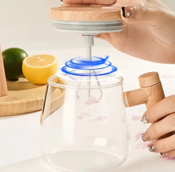ماگ طرح همزن دار مدل EM-CUP