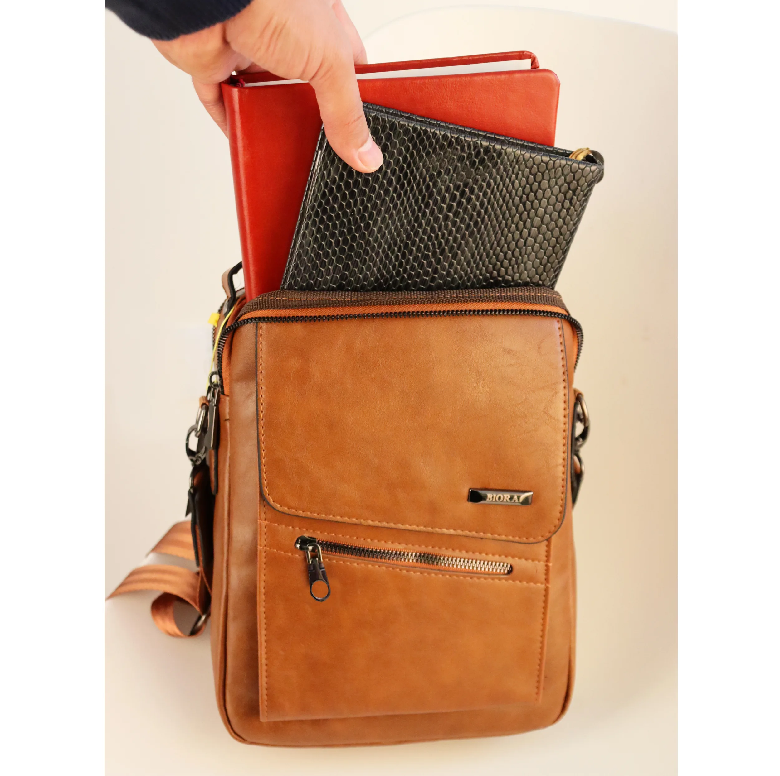 کیف رودوشی مردانه بیورا مدل dbb55