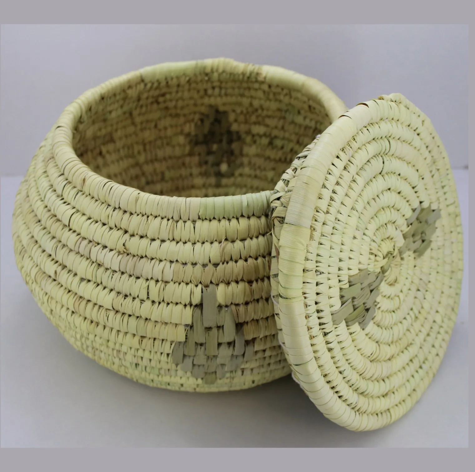 سبد حصیربافی مدل A05