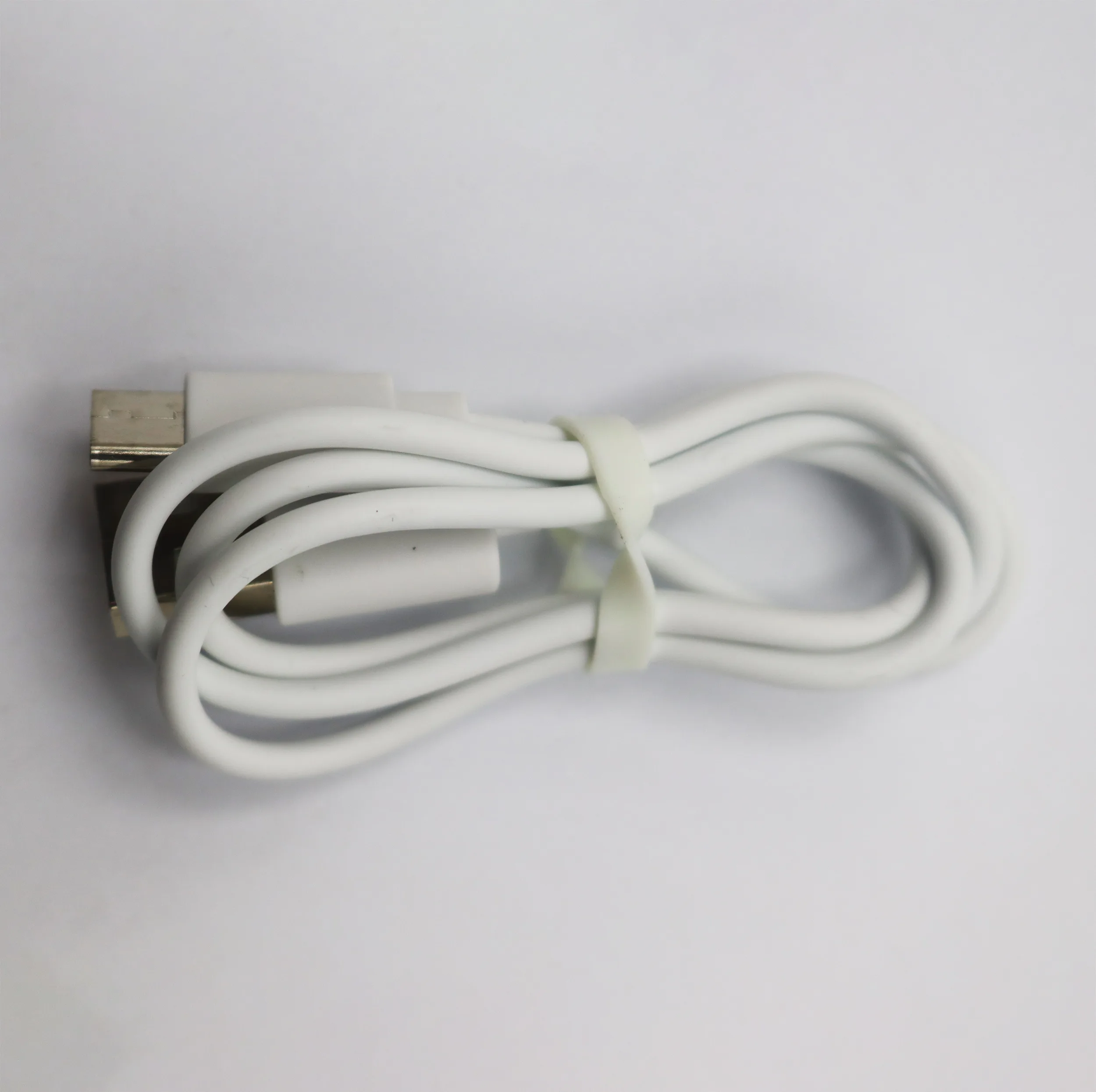 پنکه گیرهای مدل شارژی کد YP-GB4706.1-12.5CM