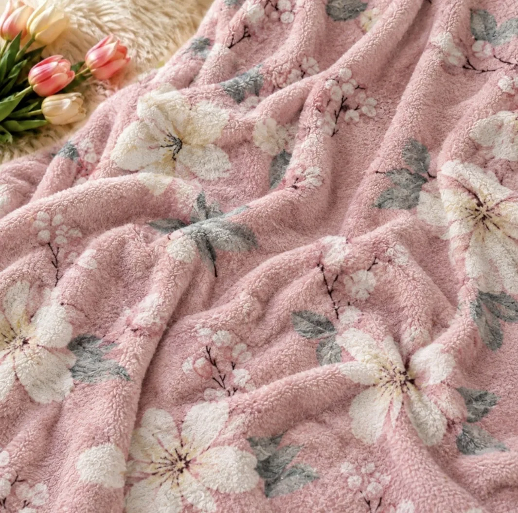 پتو مسافرتی 1 نفره طرح لیزری مدل شکوفه گیلاس سایز 160×220 سانتی‌متر