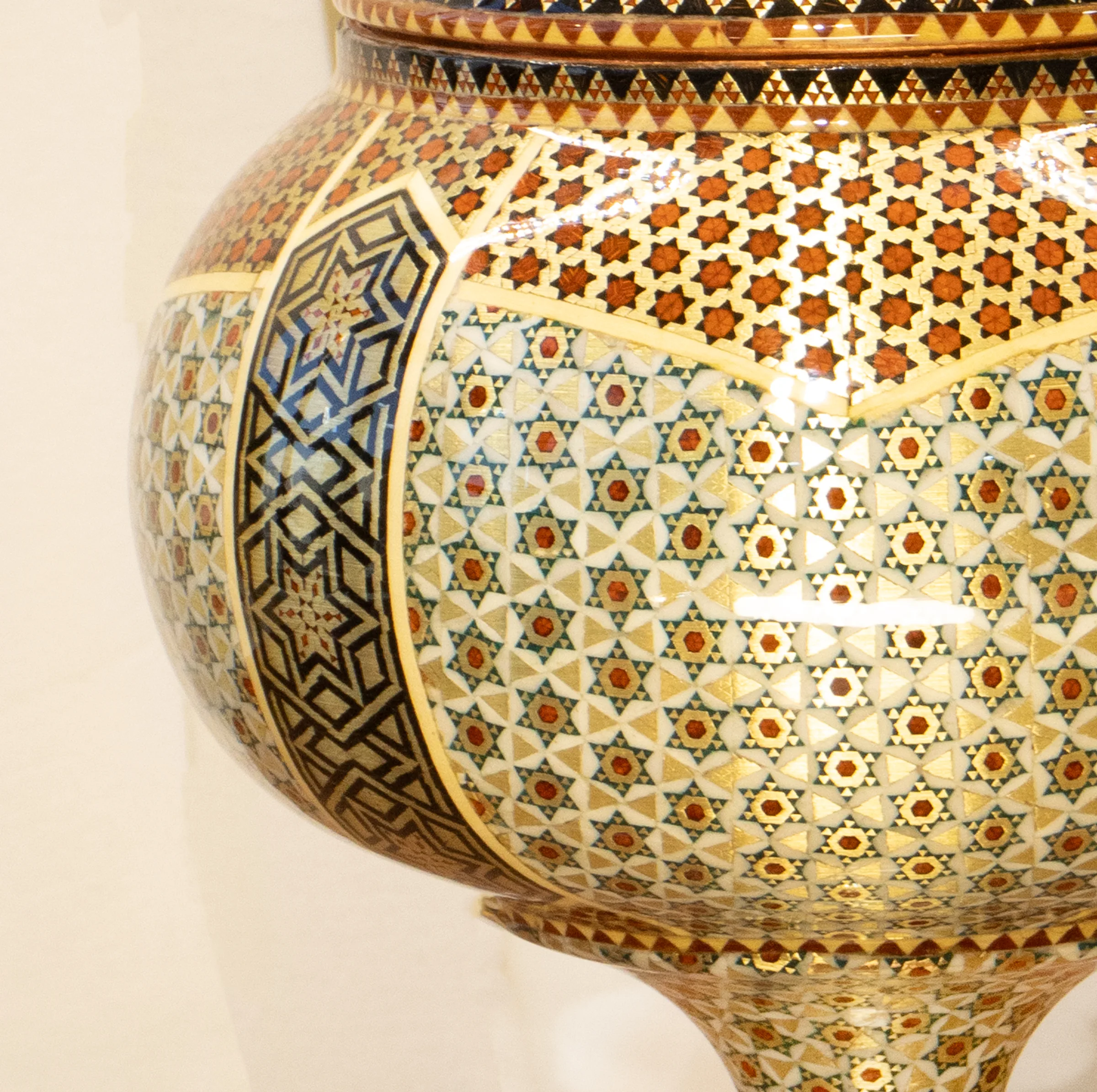ست 3 تکه شکلات خوری و گلدان خاتم کاری مسی صنایع دستی فاخر مدل تمام خاتم طرح نفیس کد HQ252925