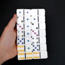 بازی فکری ناب سل مدل دومینو 28 عددی نقطه رنگی نشکن همراه با قاب فلزی کد DOUBLE SIX COLOR DOT DOMINOES NAAB002